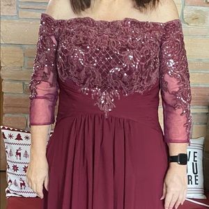 Stunning off-shoulder floor-length dress, burgundy w/ beading, plus size 16w NWT